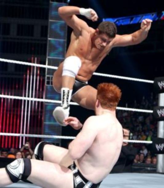 Main Event: Εύκολες νίκες για Sheamus και Henry (photos+video)