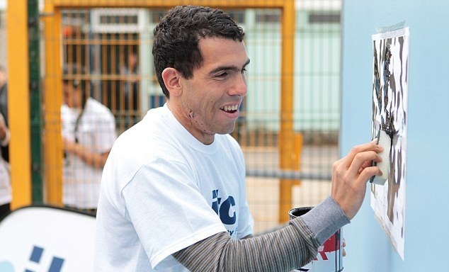 Μάντσεστερ Σίτι: Ο... καλλιτέχνης Κάρλος Τέβεζ (photos)