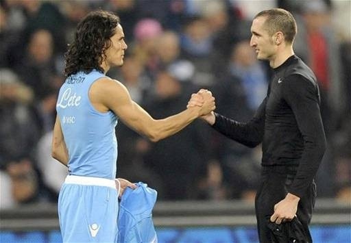 Νάπολι - Γιουβέντους: Οι αψιμαχίες Καβάνι - Κιελίνι (photos+videos)