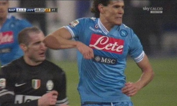 Νάπολι - Γιουβέντους: Οι αψιμαχίες Καβάνι - Κιελίνι (photos+videos)