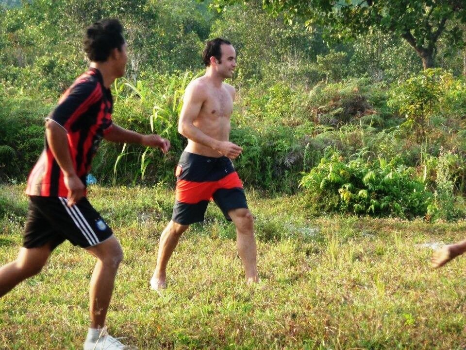 Λος Άντζελες Γκάλαξι: Στην Καμπότζη ο Ντόνοβαν! (photos)