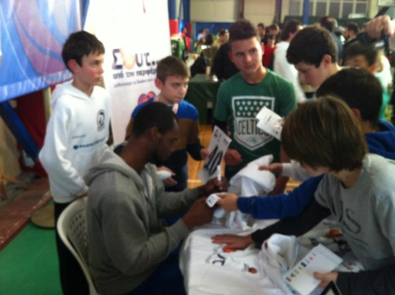 Ρέθυμνο: Αυτόγραφα με μήνυμα (video+photos)