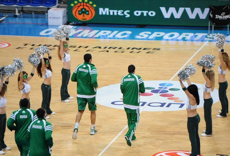 Ο «Βασιλιάς» στο ύψος του, η «Βασίλισσα» όχι… (photos)