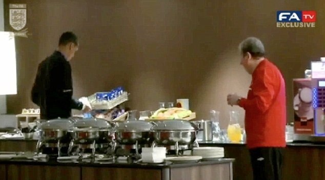 Εθνική Αγγλίας: Ο Ρούνεϊ, ο Λάμπαρντ και ο… κιθαρίστας (photos+videos)