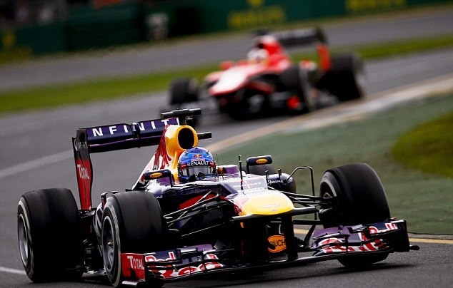 Ρεντ Μπουλ: Κυκλοφορεί με… μεταχειρισμένο βαν ο Φέτελ! (photos)