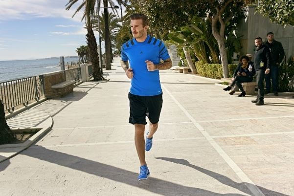 Ο David Beckham δείχνει το δρόμο για το πιο δροσερό τρέξιμο (photos)