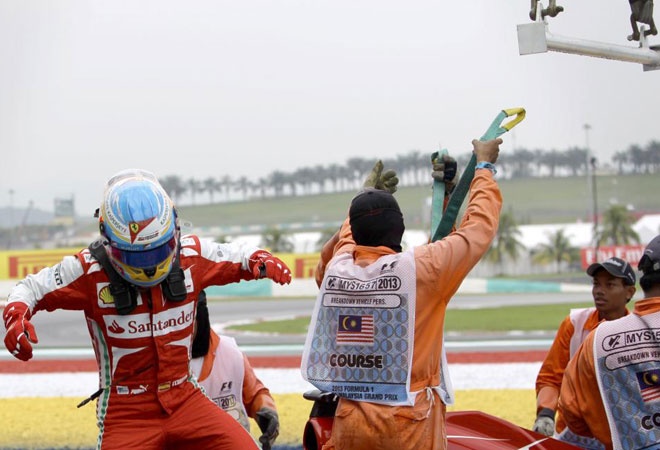 Φεράρι: Η εγκατάλειψη του Αλόνσο (photos+video)