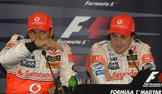 Φόρμουλα 1: «Τρώγονται» σαν… Φέτελ με Γουέμπερ! (photos+video)