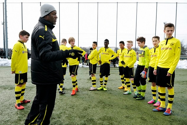 Μπορούσια Ντόρτμουντ: Ο Άγγλος πρώην στρατιώτης που ανακάλυψε τον Γκέτσε (photos)