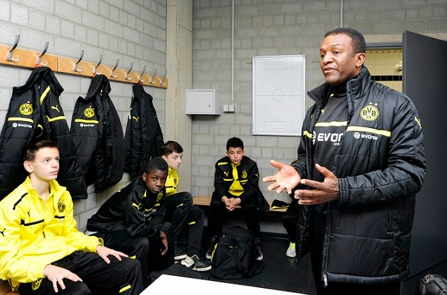 Μπορούσια Ντόρτμουντ: Ο Άγγλος πρώην στρατιώτης που ανακάλυψε τον Γκέτσε (photos)