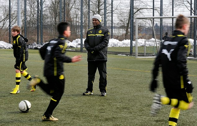 Μπορούσια Ντόρτμουντ: Ο Άγγλος πρώην στρατιώτης που ανακάλυψε τον Γκέτσε (photos)