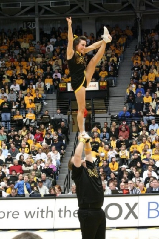 NCAA Final Four: Οι cheerleaders των φιναλίστ (photos)