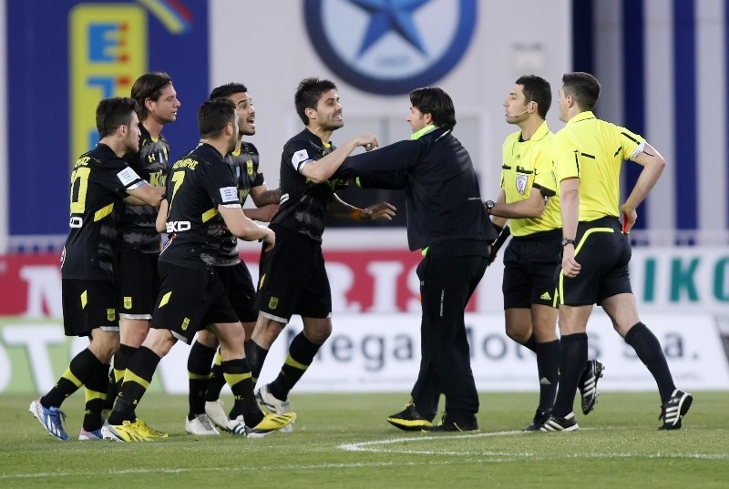 Άρης: Έβαλε τα κλάματα ο Παπαζαχαρίας! (photos)