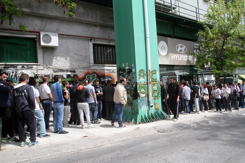 Παναθηναϊκός: Παράνοια για ένα… εισιτήριο (photos)