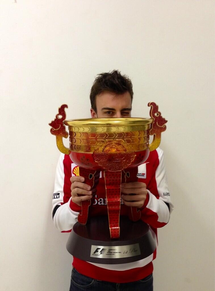 Φεράρι: Δεν άφηνε το τρόπαιο ο Αλόνσο (photos)