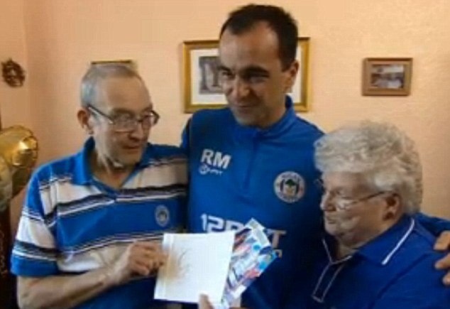 Γουίγκαν: Ζευγάρι ηλικιωμένων οπαδών πήρε εισιτήρια για τον τελικό από τον Μαρτίνεζ! (photos)