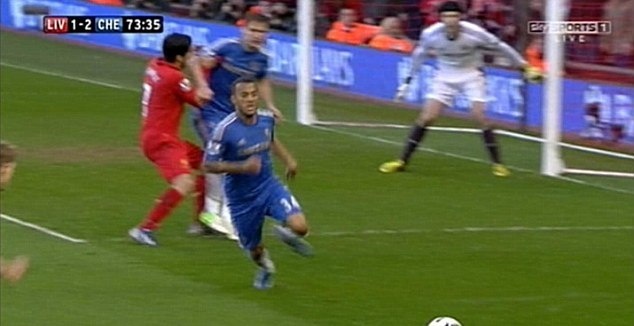 Λίβερπουλ - Τσέλσι: Η δαγκωνιά του Σουάρεζ στον Ιβάνοβιτς (photos+video)