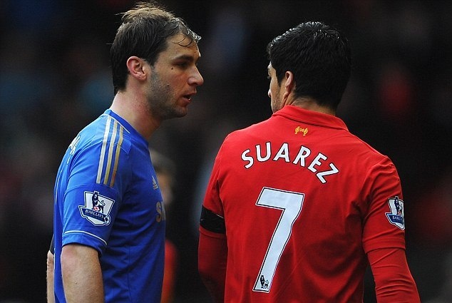 Λίβερπουλ - Τσέλσι: Η δαγκωνιά του Σουάρεζ στον Ιβάνοβιτς (photos+video)