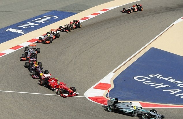 Μπαχρέιν: Τα κλικ της νίκης του Φέτελ και του «διπλού» βάθρου της Λότους (photos)