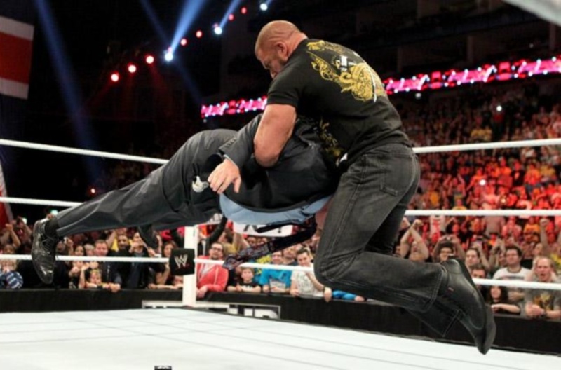 Raw SuperShow: Διαιτητικό ρόλο για Foley (photos+videos)