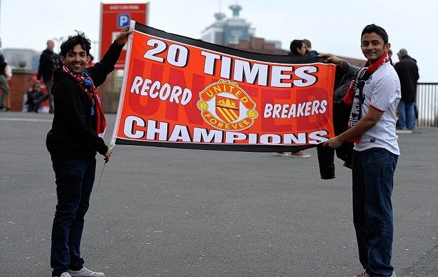 Μάντσεστερ Γιουνάιτεντ: Οι πανηγυρισμοί για τον τίτλο (photos+videos)