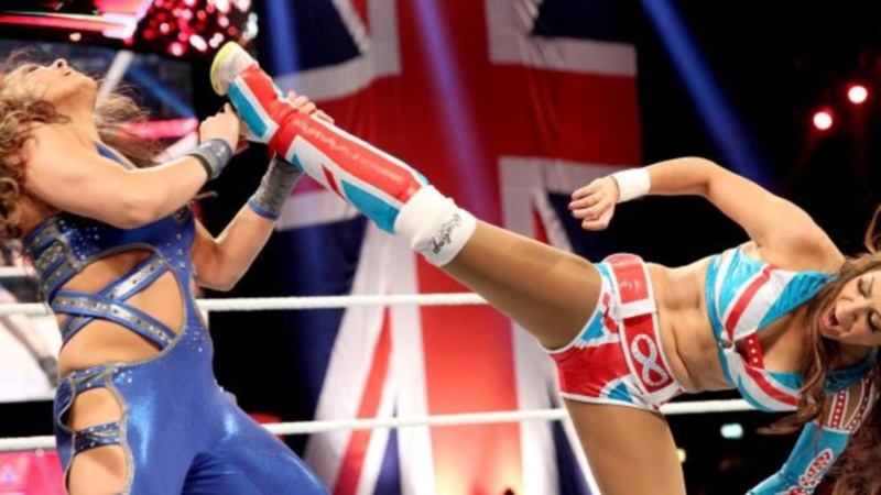 Raw SuperShow: Διαιτητικό ρόλο για Foley (photos+videos)