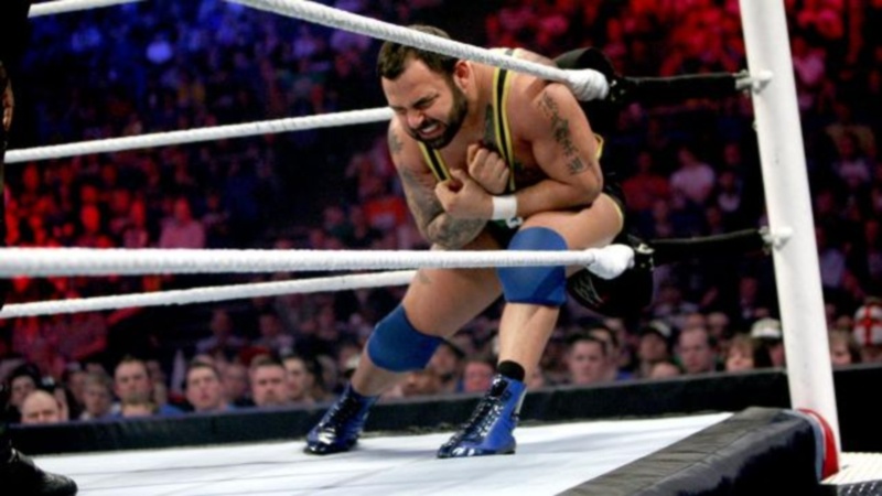 Main Event: Παραλίγο «4Χ4» για Mark Henry (photos+videos)