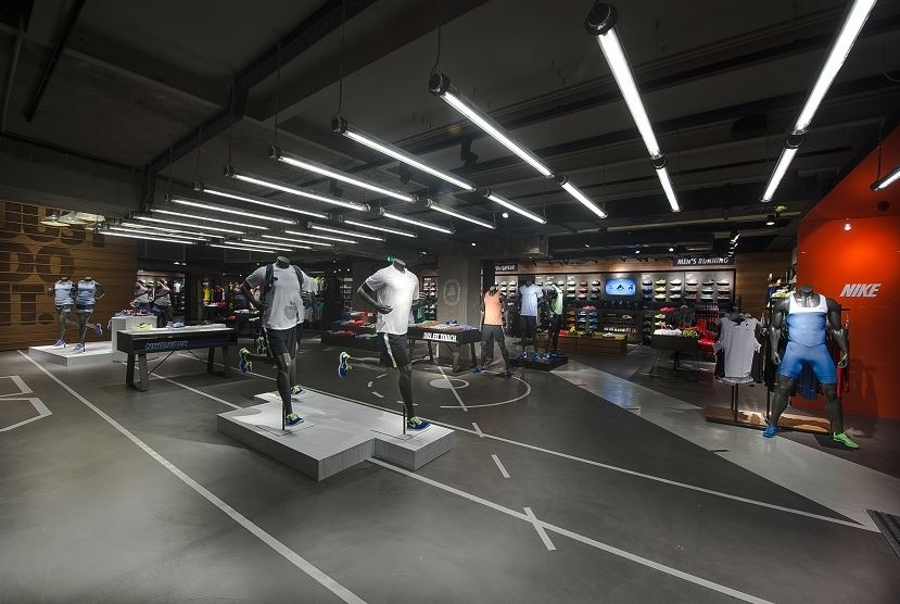 Το μεγαλύτερο NIKE STORE στην Ευρώπη βρίσκεται στην Γλυφάδα (photos)