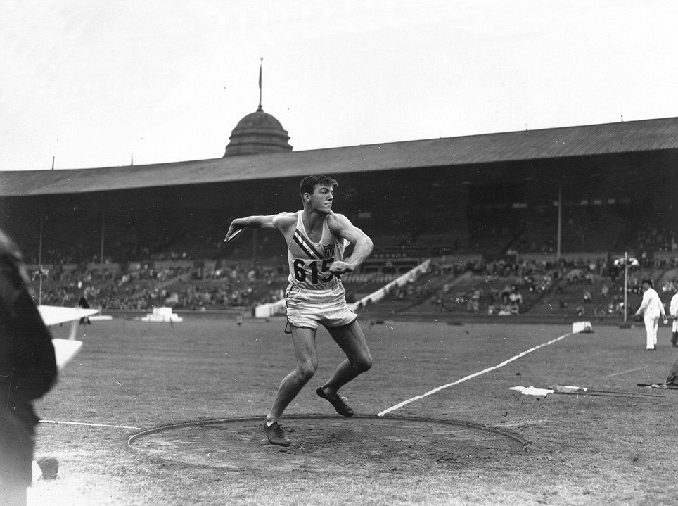 Ιστορικές εικόνες 90 χρόνων «Γουέμπλεϊ» (photos+video)