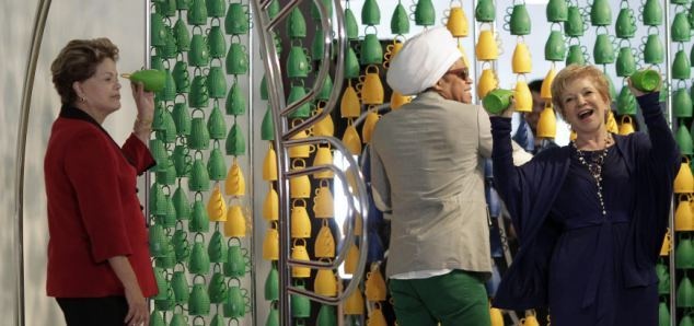 Μουντιάλ 2014: Άλλη… βουβουζέλα μας βρήκε στη Βραζιλία! (photos+video)