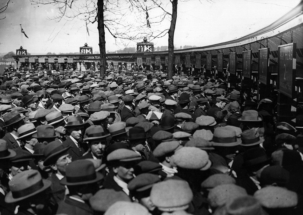Ιστορικές εικόνες 90 χρόνων «Γουέμπλεϊ» (photos+video)