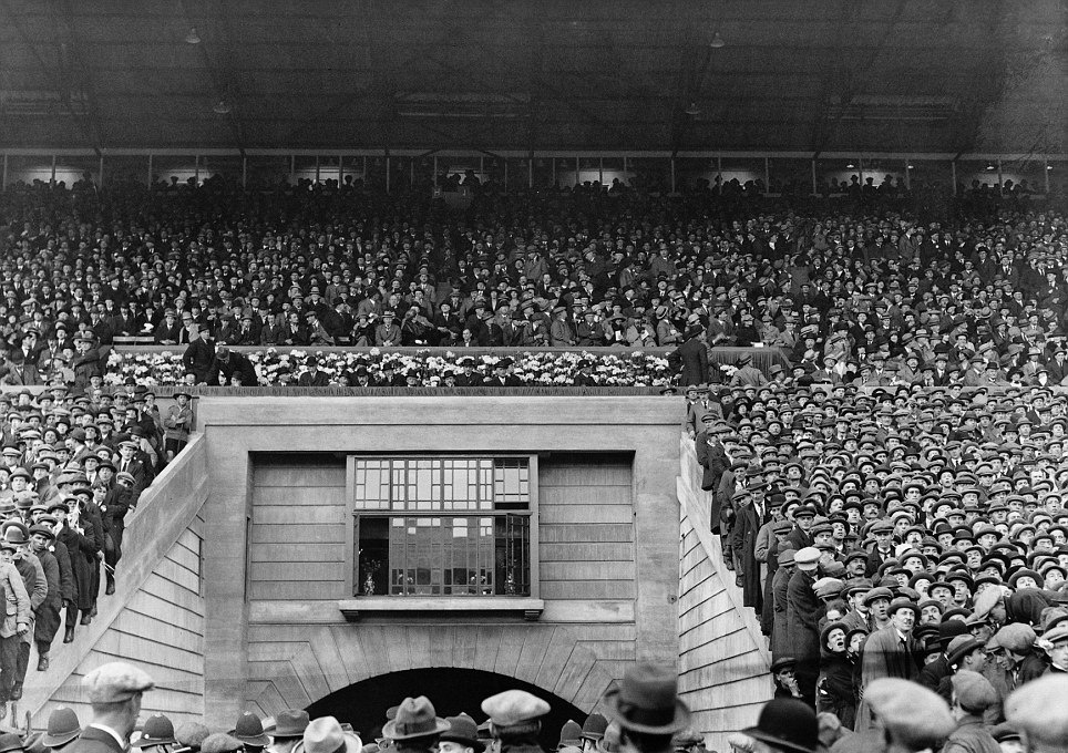 Ιστορικές εικόνες 90 χρόνων «Γουέμπλεϊ» (photos+video)