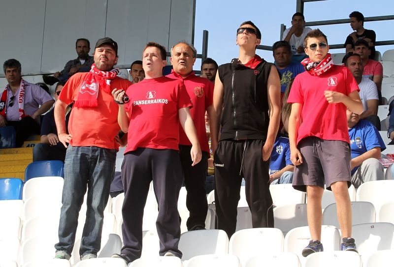 Το σήκωσαν τα «λιονταράκια» (photos)