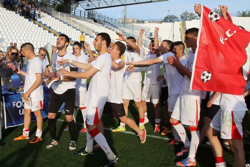 Το σήκωσαν τα «λιονταράκια» (photos)