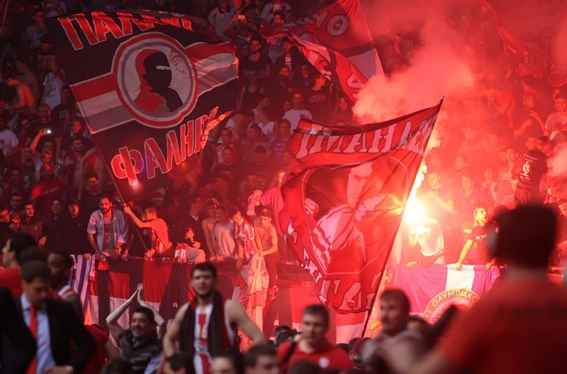 Ολυμπιακός: Έβαλαν… φωτιά (videos+photos)