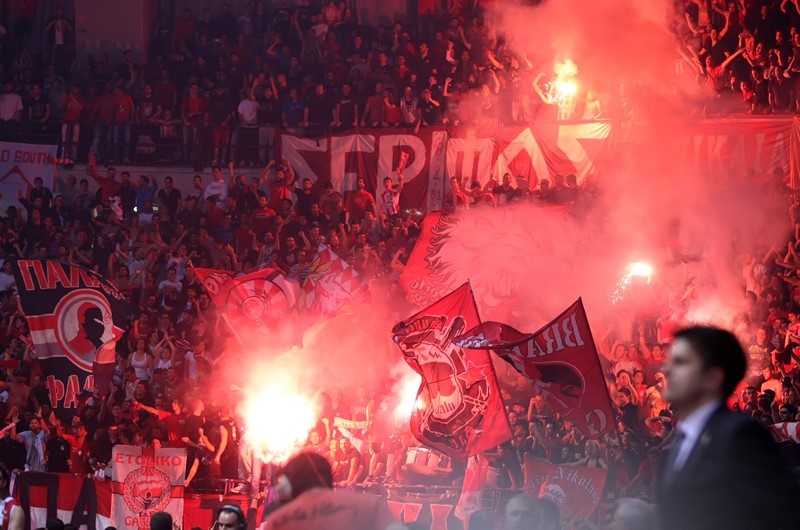 Ολυμπιακός: Έβαλαν… φωτιά (videos+photos)