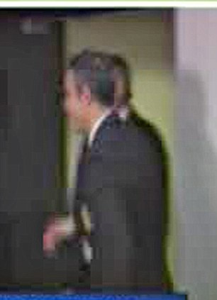 Μάντσεστερ Γιουνάιτεντ: Στα αποδυτήρια της Άρσεναλ ο φαν Πέρσι! (photos+video)