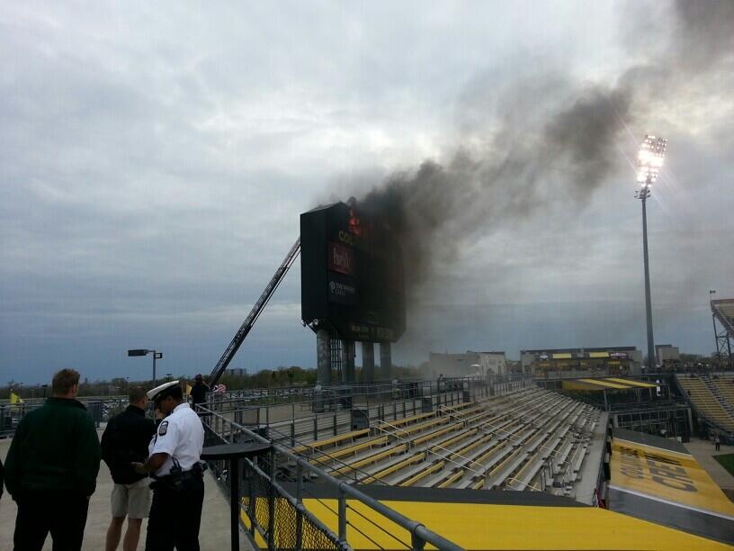 MLS: Έπιασε φωτιά ο πίνακας του γηπέδου! (photos+videos)