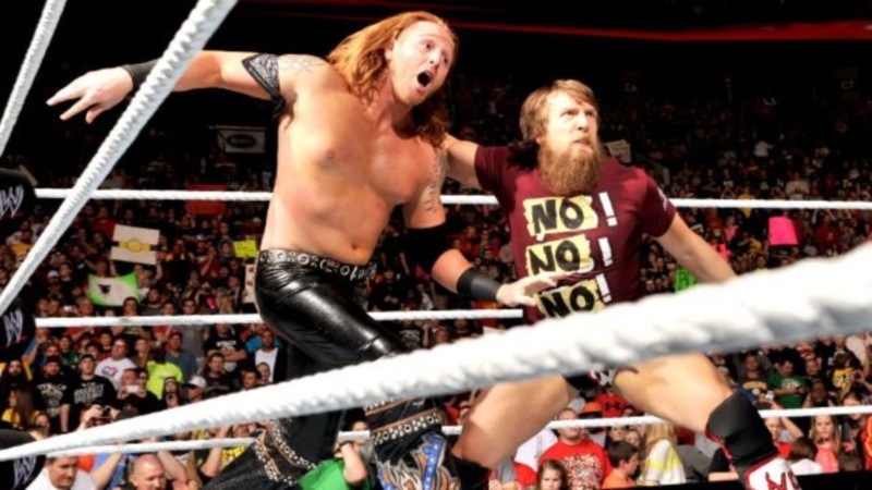 Raw SuperShow: Νέα επιβολή δικαιοσύνης από Shield (photos+videos)