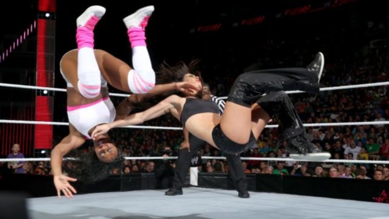 Raw SuperShow: Νέα επιβολή δικαιοσύνης από Shield (photos+videos)