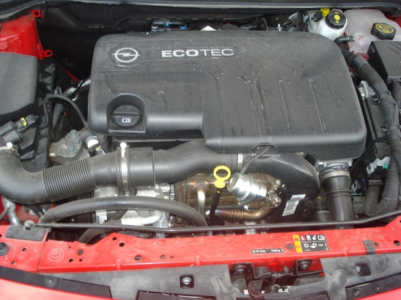 Opel Astra GTC 1.7 CDTI (photos)