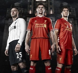 Λίβερπουλ: Η φωτογράφηση της νέας εμφάνισης με… Σουάρεζ (photos+videos)