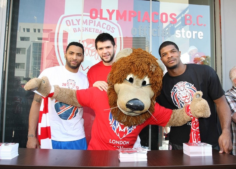 Ολυμπιακός: Αποθέωση για τρεις (photos)