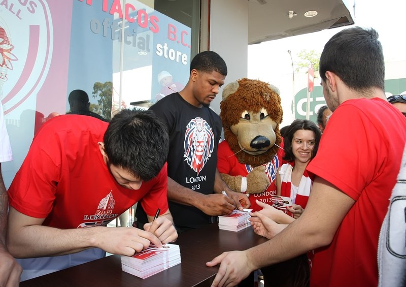Ολυμπιακός: Αποθέωση για τρεις (photos)