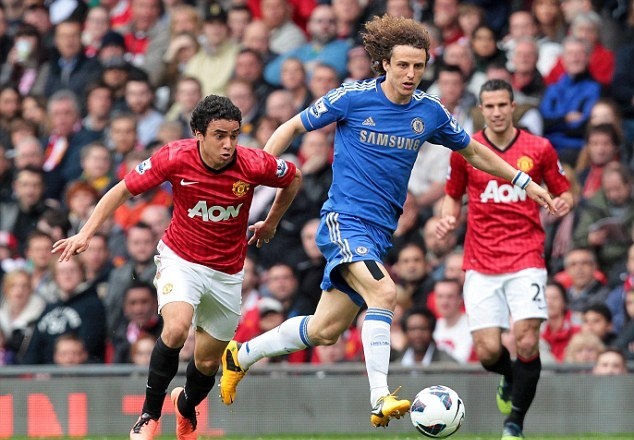 Μάντσεστερ Γιουνάιτεντ - Τσέλσι: Γέλασε ο Νταβίντ Λουίζ για την κλωτσιά του Ράφαελ! (photos+video)