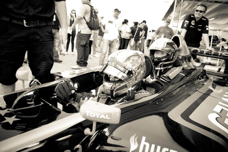 Λότους: Επίδειξη στις Φιλιππίνες (photos)