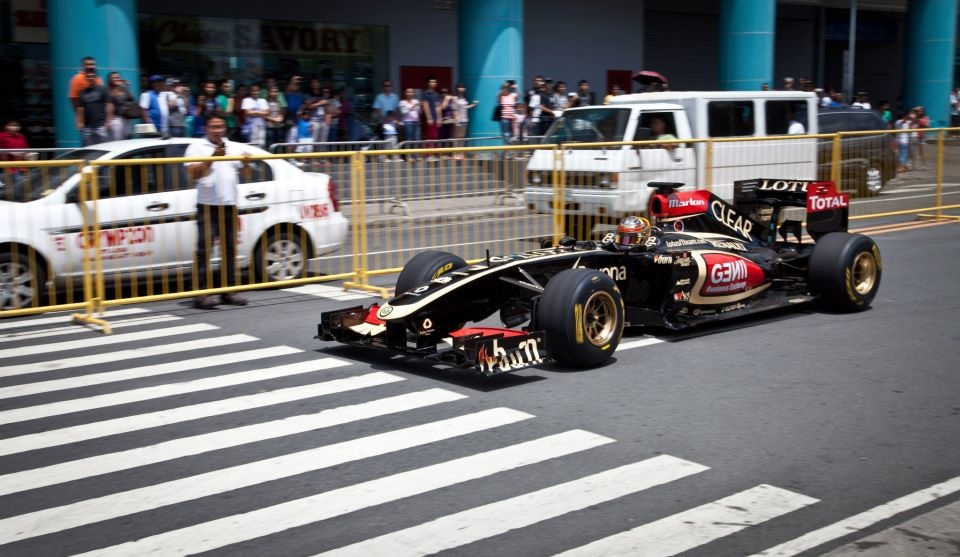 Λότους: Επίδειξη στις Φιλιππίνες (photos)
