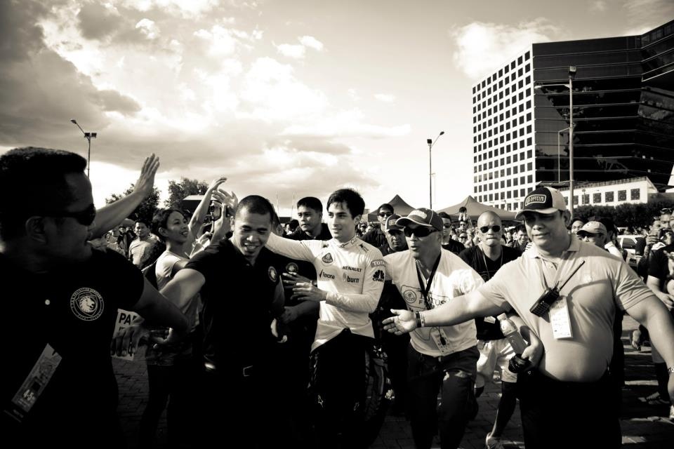 Λότους: Επίδειξη στις Φιλιππίνες (photos)