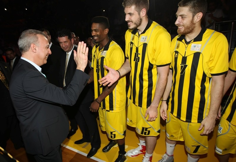 Νίκος Γκάλης: Αποθέωση και συγκίνηση! (photos)