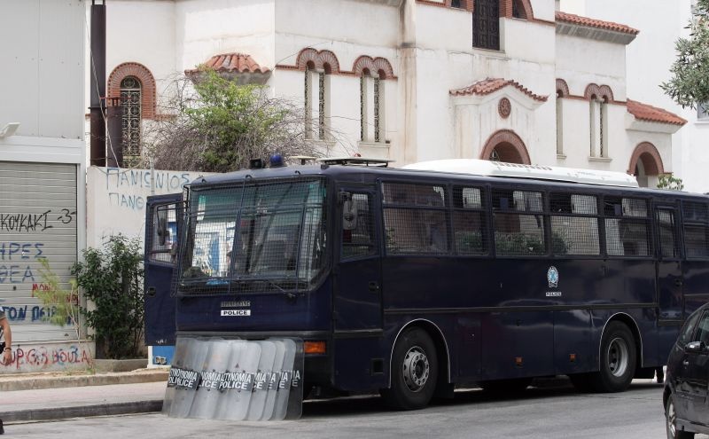Οι φθορές στη Νέα Σμύρνη (photos)